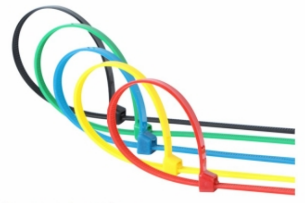 Colliers de serrage en nylon autobloquants